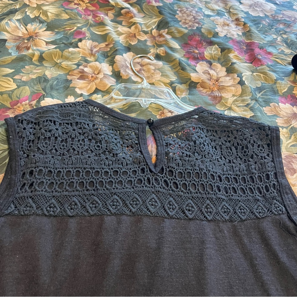 Ace Fashion Black Lace Trim Sleeveless Blouse - Picture 8 of 10